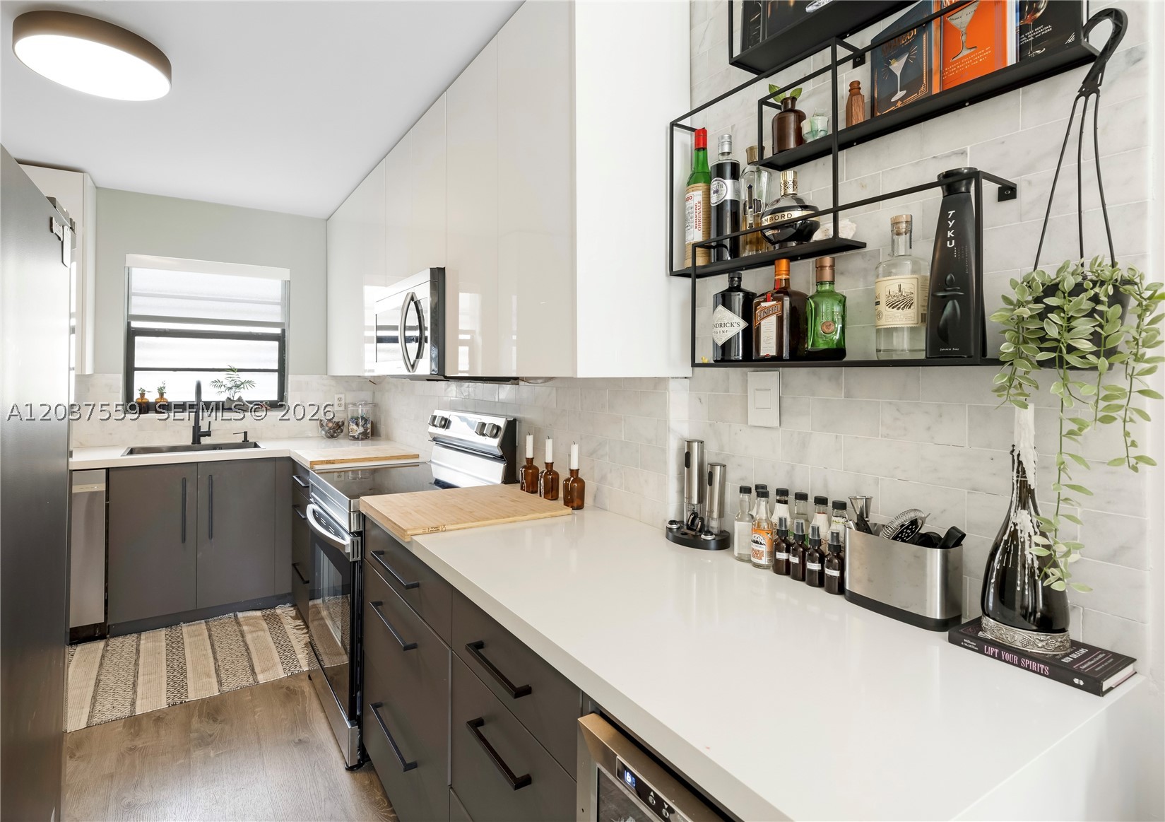 LINCOLN WEST GARDENS COND - Residential Lease