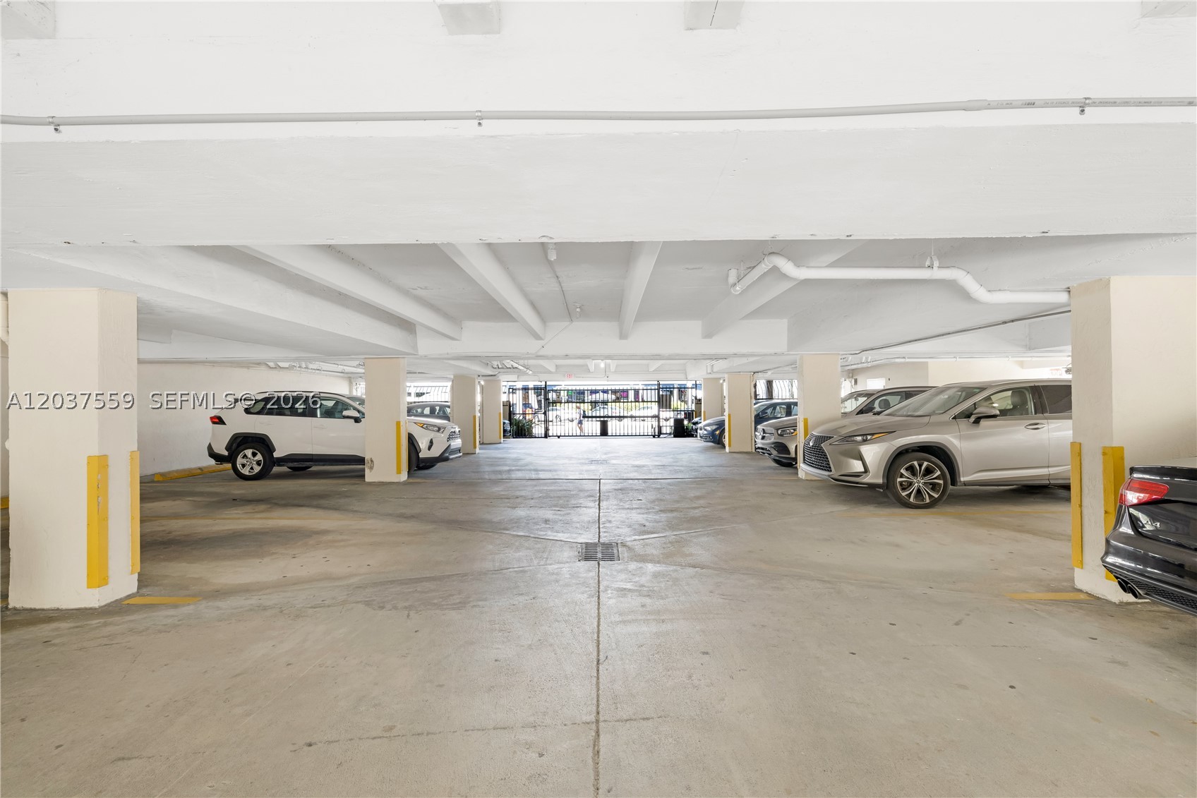 LINCOLN WEST GARDENS COND - Residential Lease