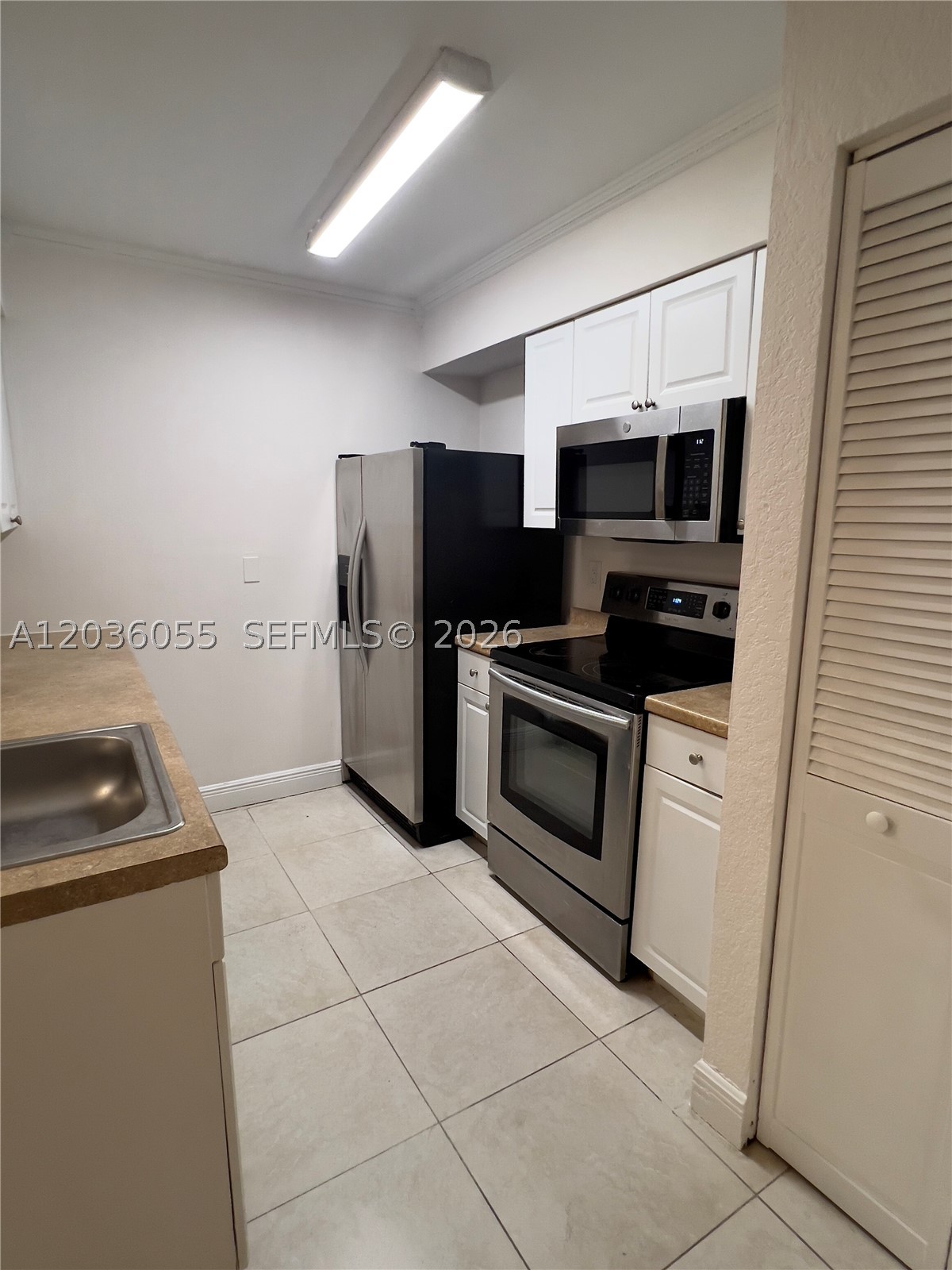 LAKEVIEW CLUB CONDO - Residential Lease