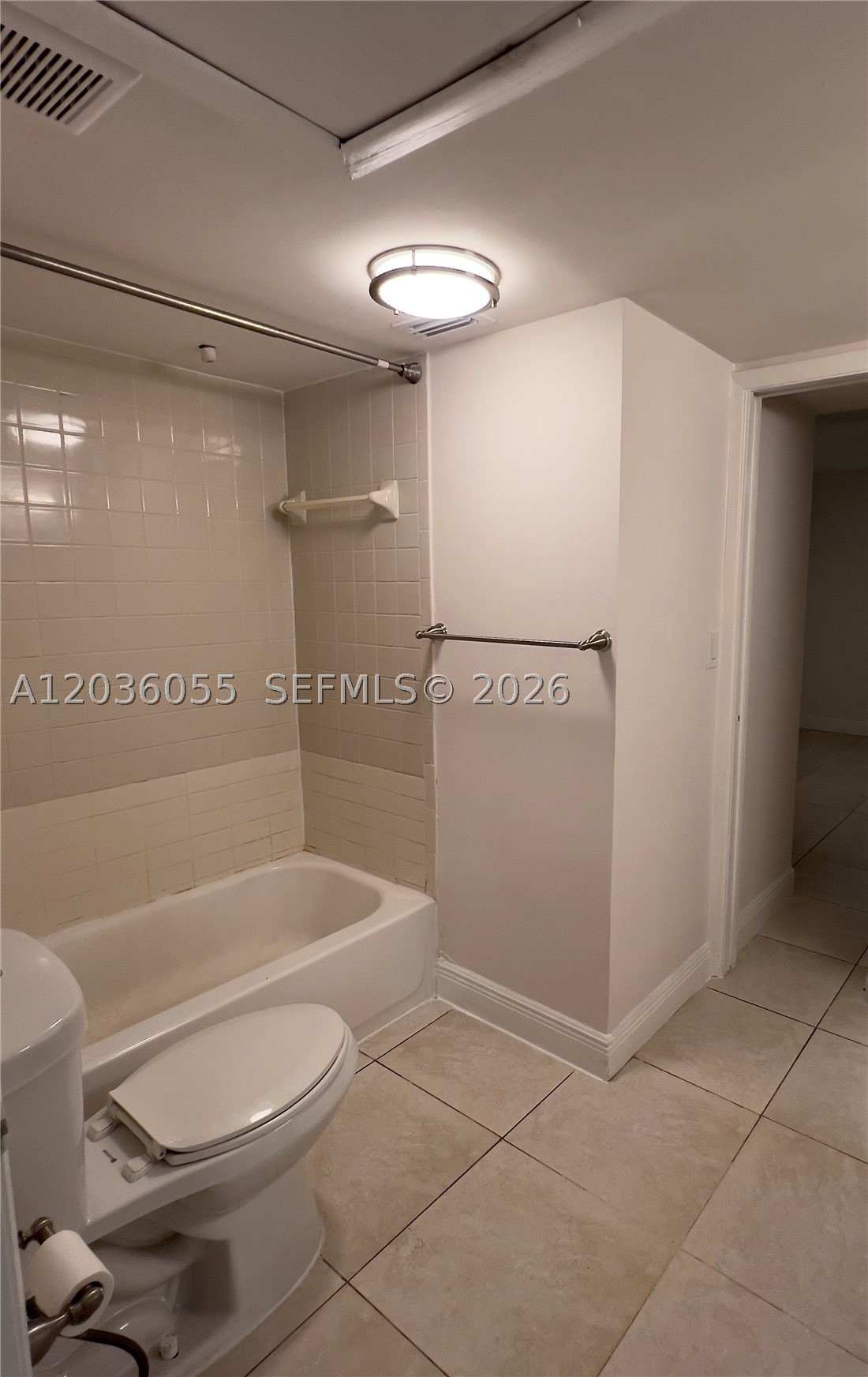 LAKEVIEW CLUB CONDO - Residential Lease