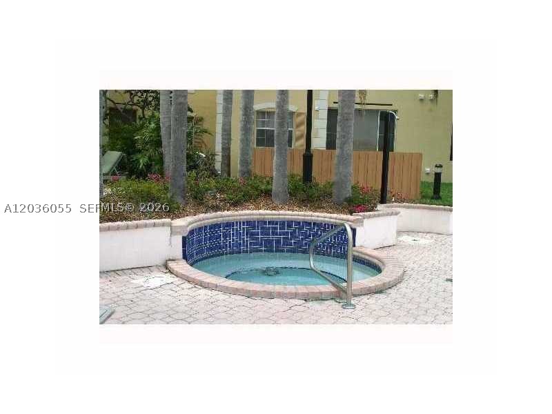 LAKEVIEW CLUB CONDO - Residential Lease