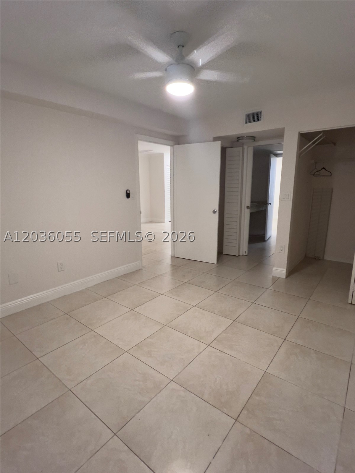 LAKEVIEW CLUB CONDO - Residential Lease
