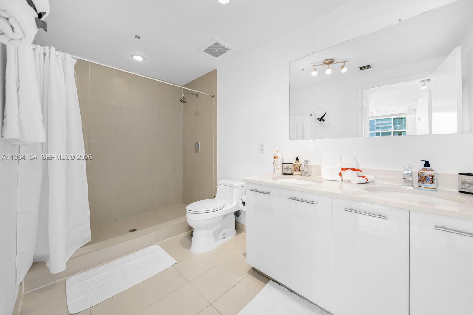 MIDBLOCK MIAMI CONDO - Residential