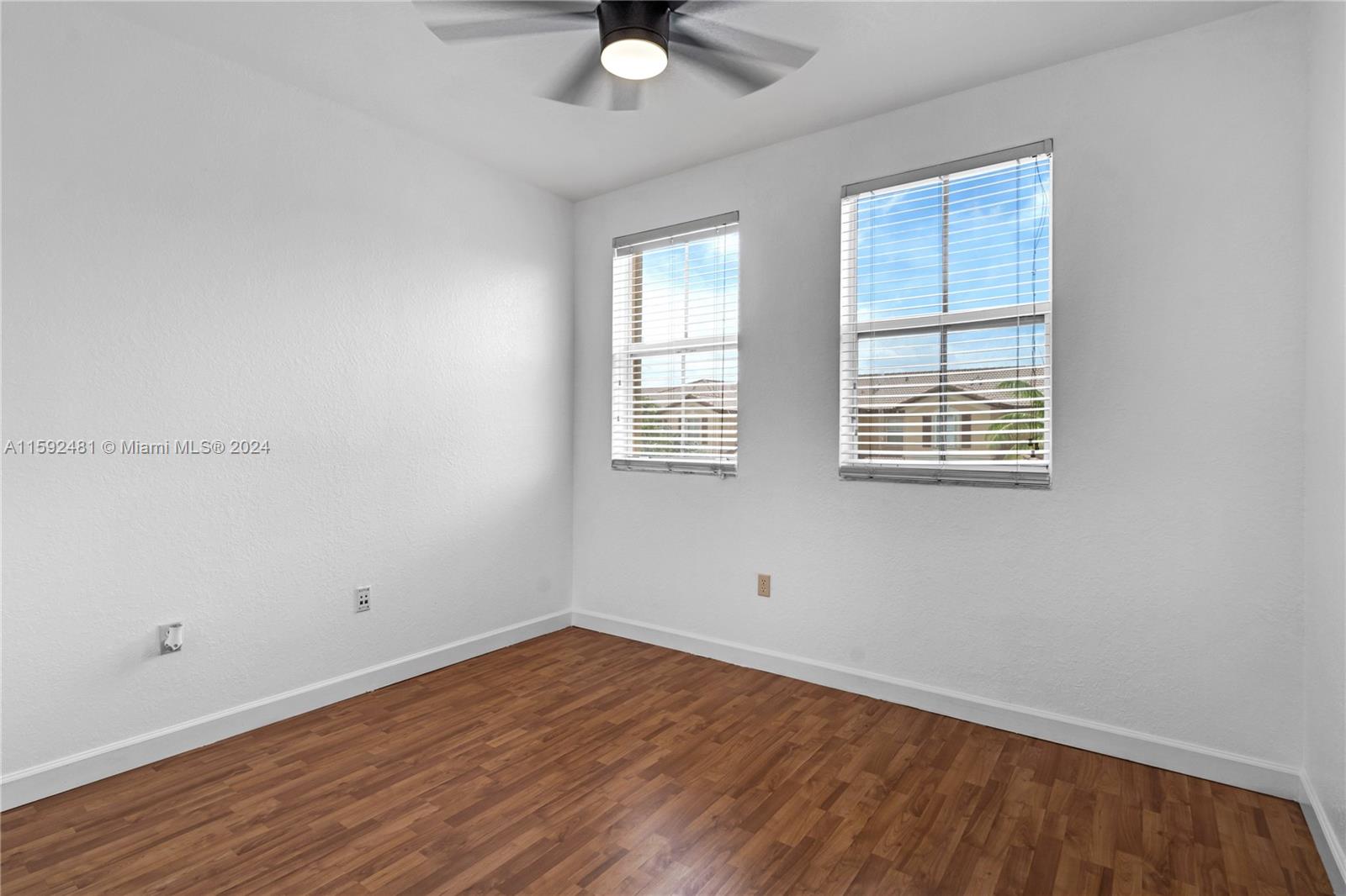 ISLANDS AT DORAL NORTHWES - Residential