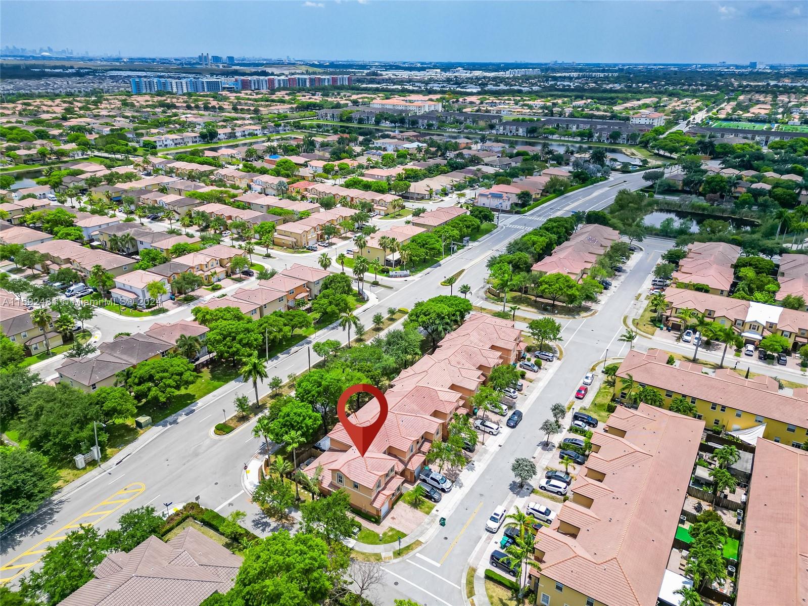 ISLANDS AT DORAL NORTHWES - Residential