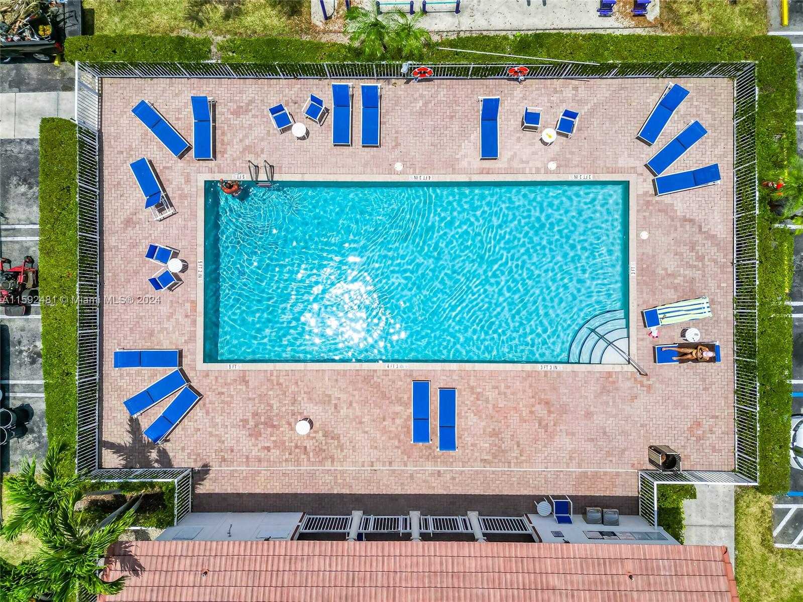 ISLANDS AT DORAL NORTHWES - Residential
