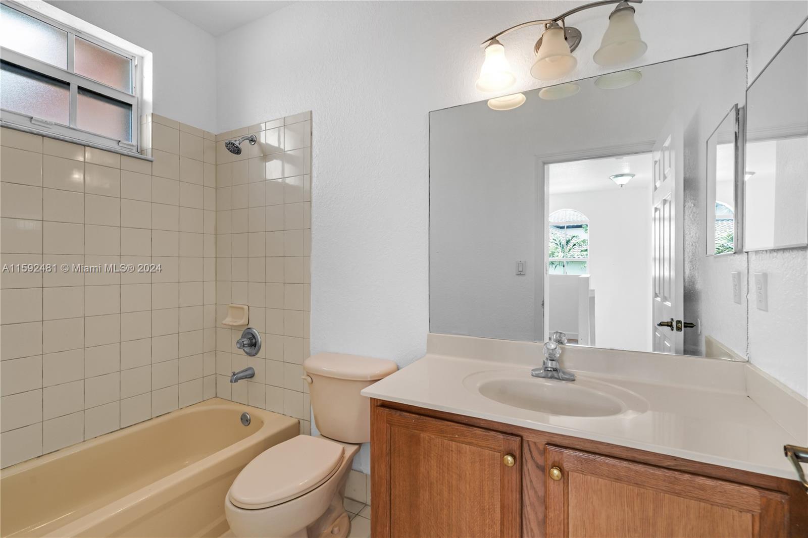 ISLANDS AT DORAL NORTHWES - Residential