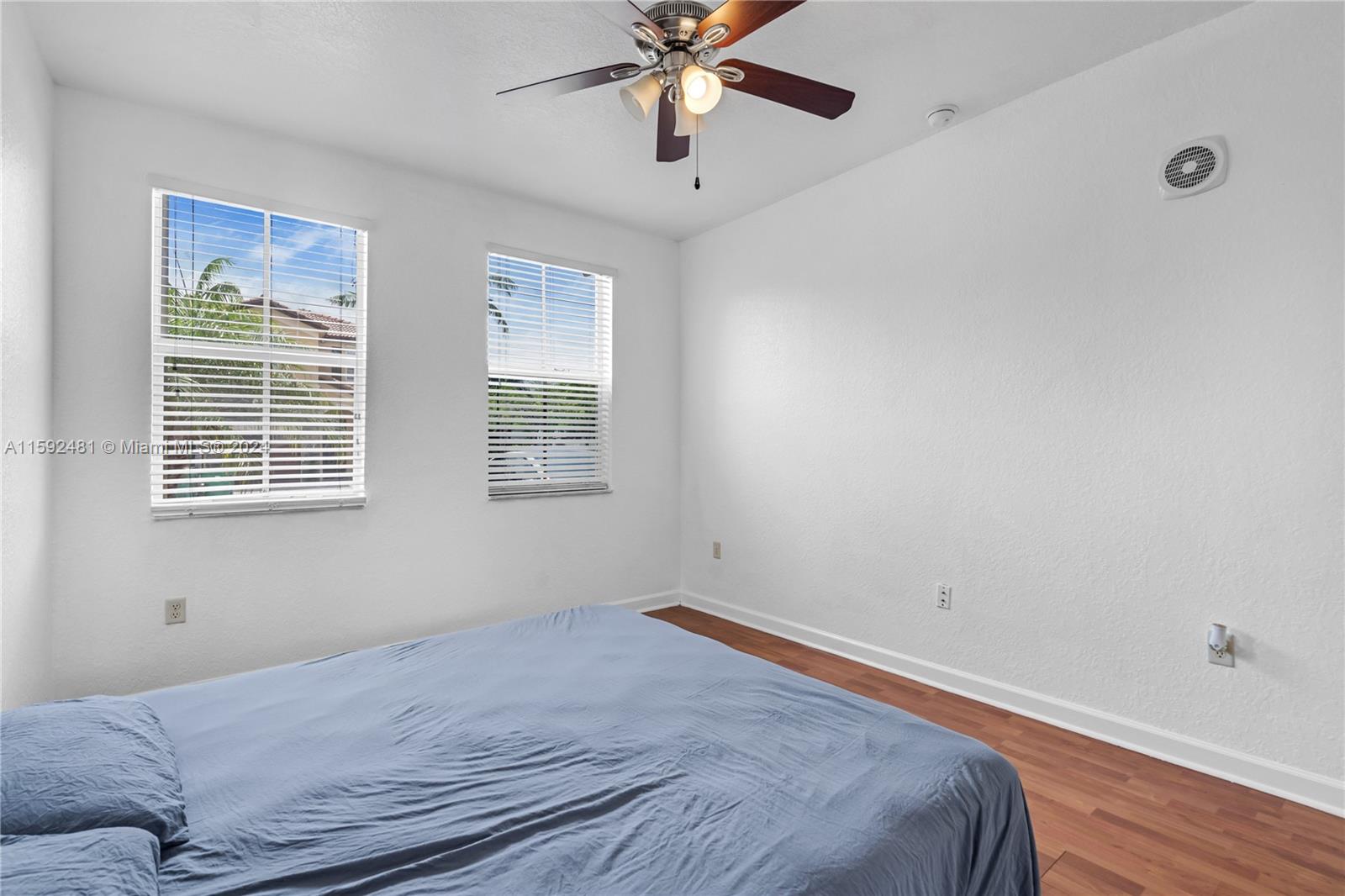 ISLANDS AT DORAL NORTHWES - Residential