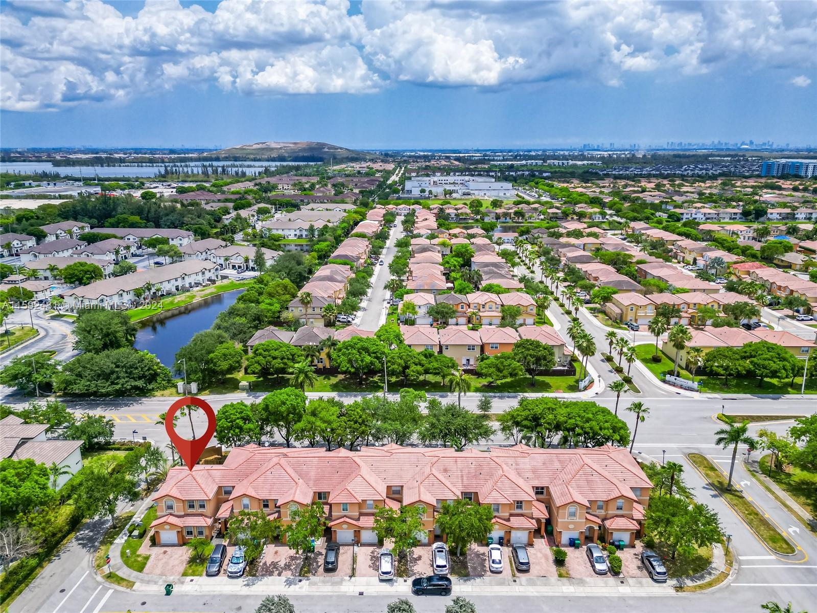 ISLANDS AT DORAL NORTHWES - Residential