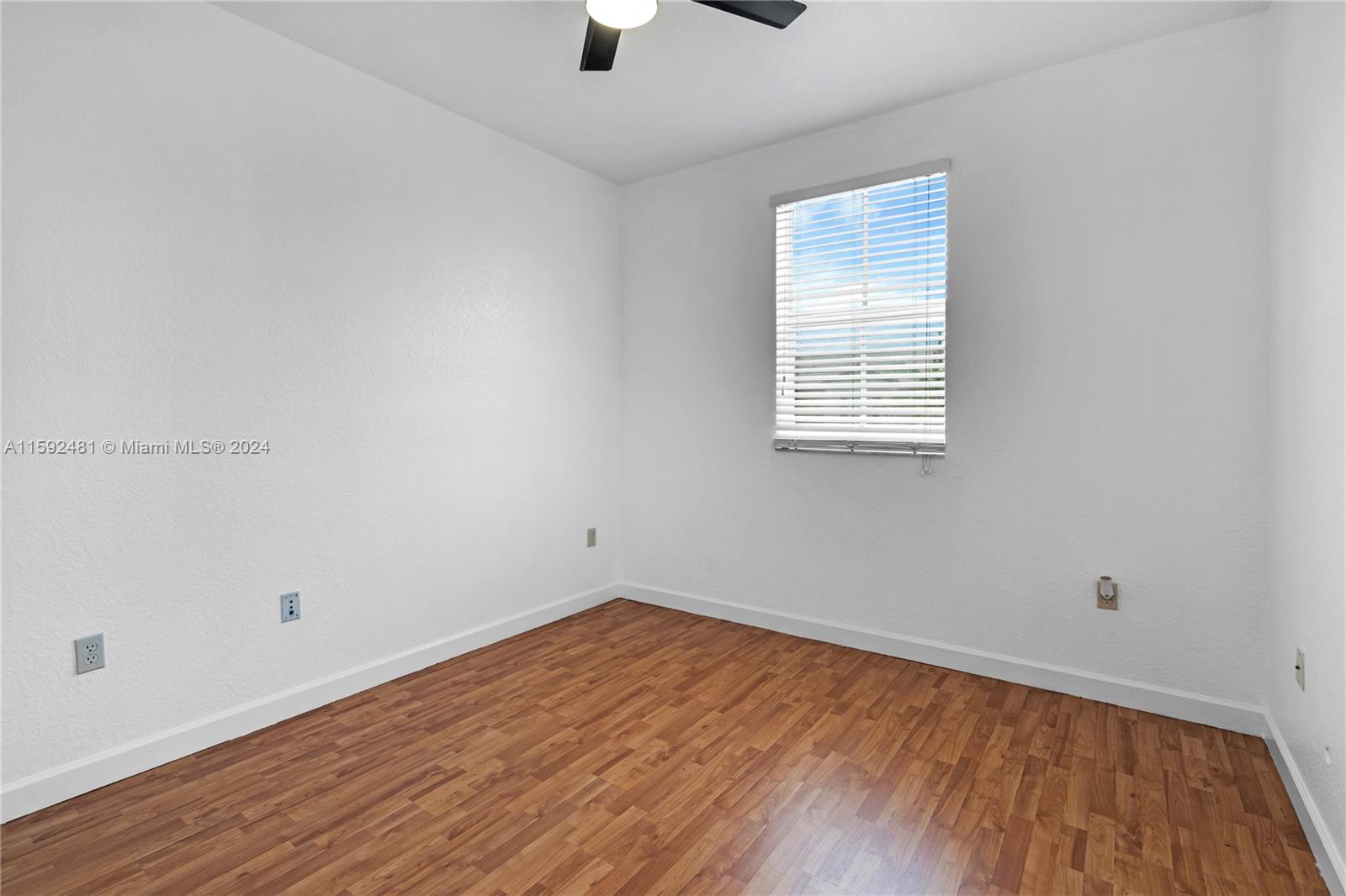 ISLANDS AT DORAL NORTHWES - Residential
