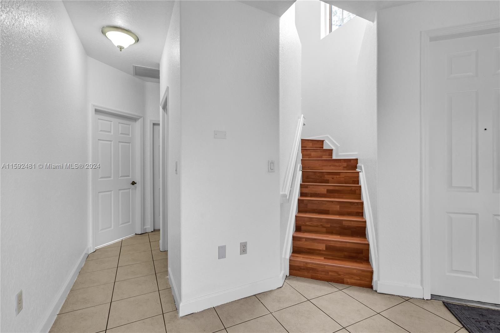 ISLANDS AT DORAL NORTHWES - Residential