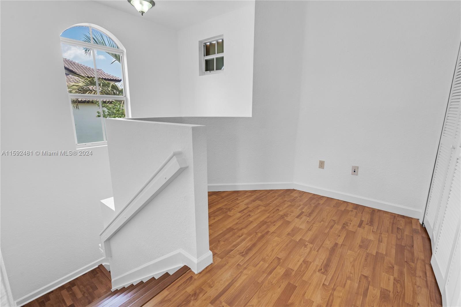 ISLANDS AT DORAL NORTHWES - Residential
