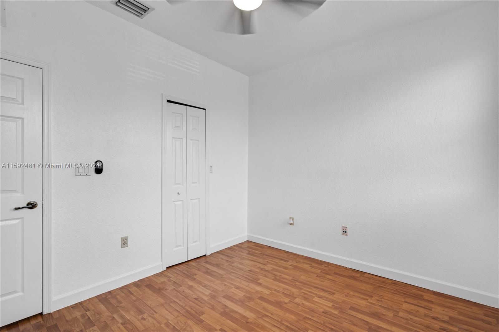 ISLANDS AT DORAL NORTHWES - Residential