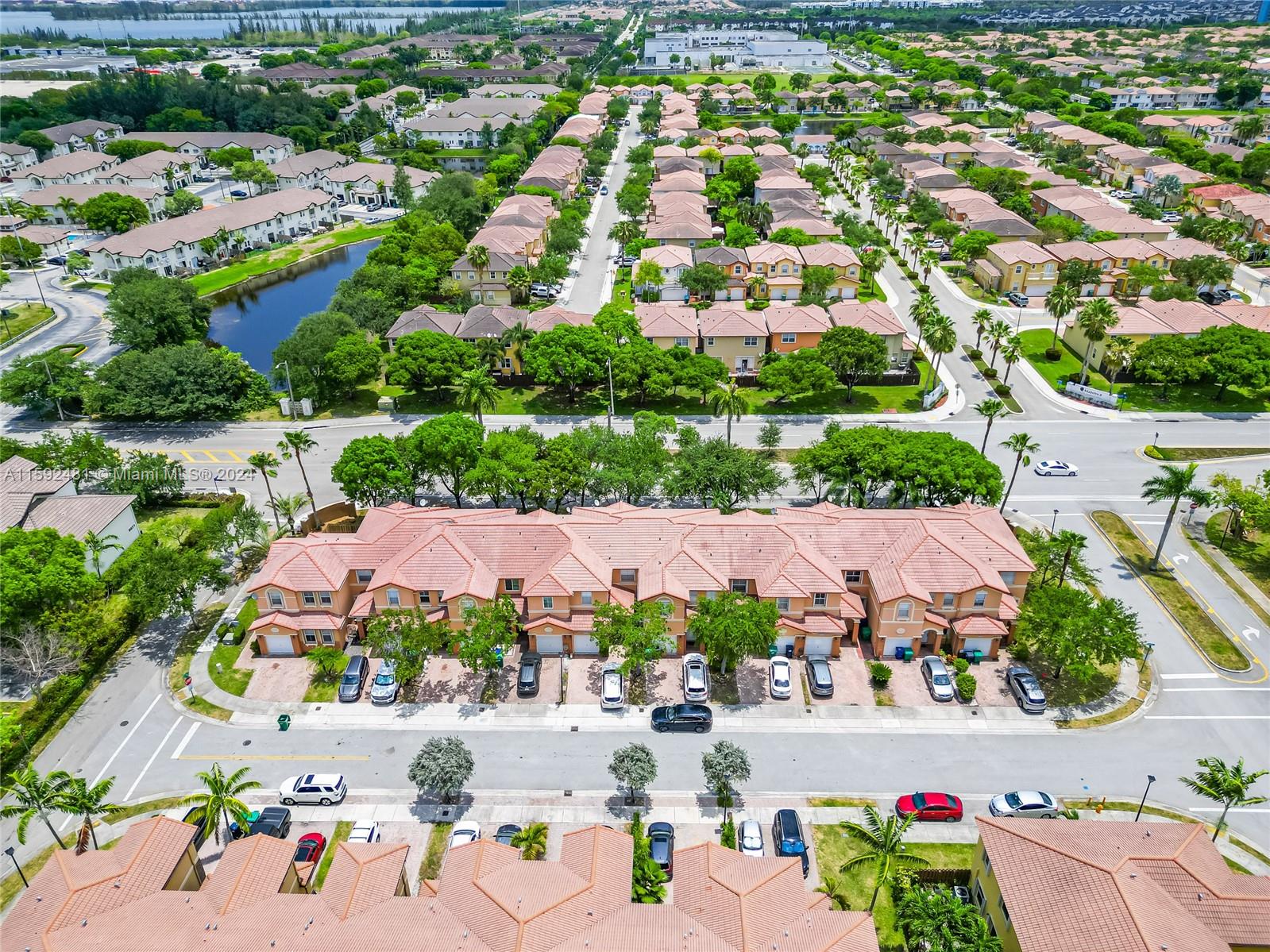 ISLANDS AT DORAL NORTHWES - Residential