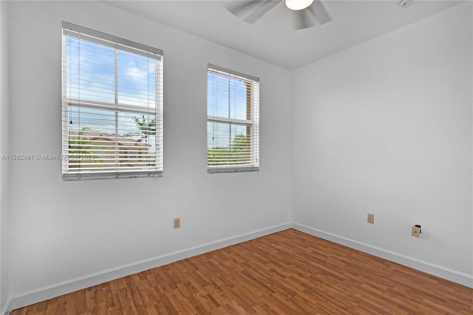 ISLANDS AT DORAL NORTHWES - Residential