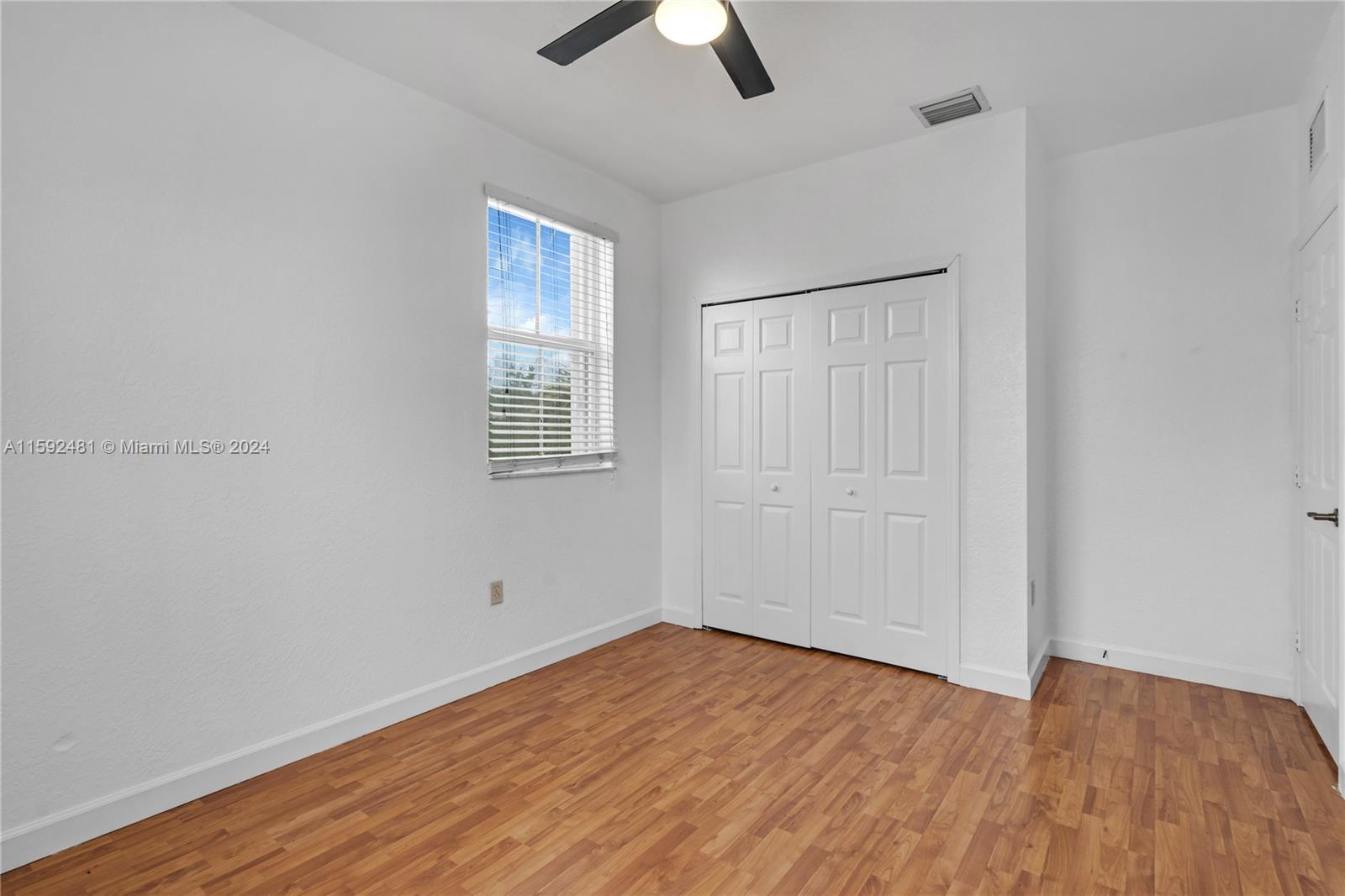 ISLANDS AT DORAL NORTHWES - Residential