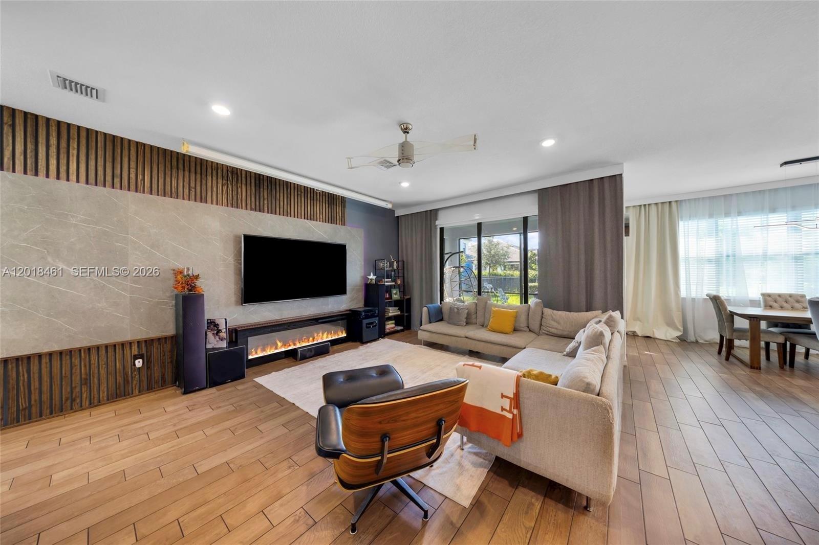 OAK TREE PROPERTY REDEVEL - Residential
