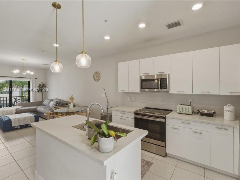 DOWNTOWN DORAL SOUTH PHAS - Residential