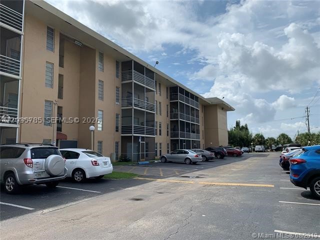 TOWN SQUARE CONDO - Residential Lease