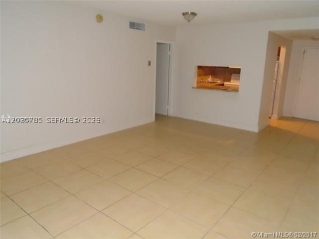 TOWN SQUARE CONDO - Residential Lease
