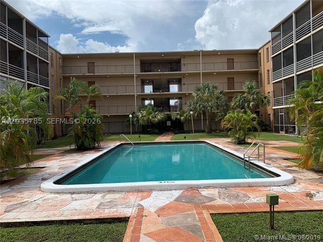 TOWN SQUARE CONDO - Residential Lease
