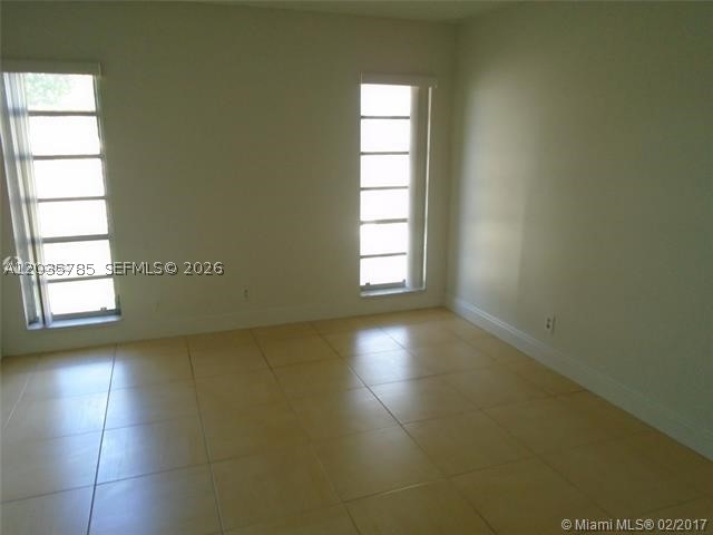 TOWN SQUARE CONDO - Residential Lease