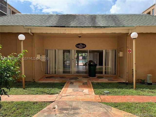 TOWN SQUARE CONDO - Residential Lease