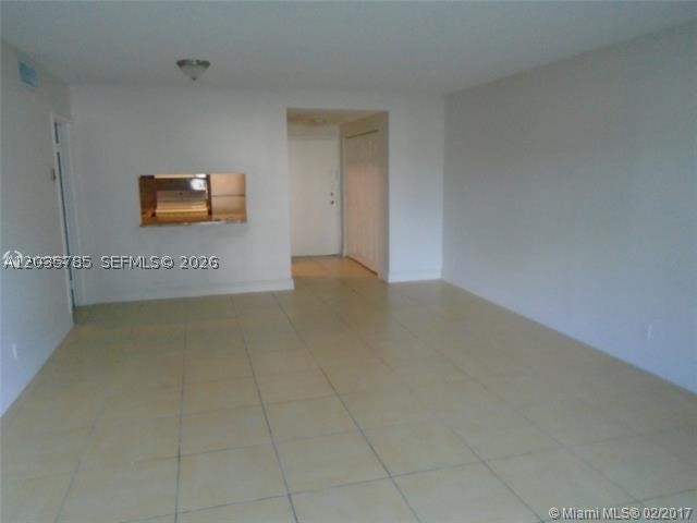 TOWN SQUARE CONDO - Residential Lease