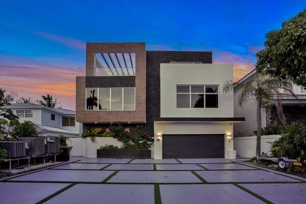 LAUDERDALE BEACH - Residential