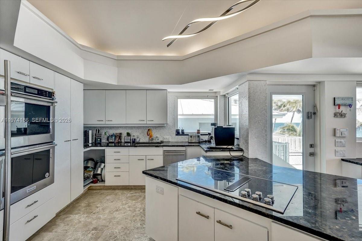 LAUDERDALE BEACH - Residential
