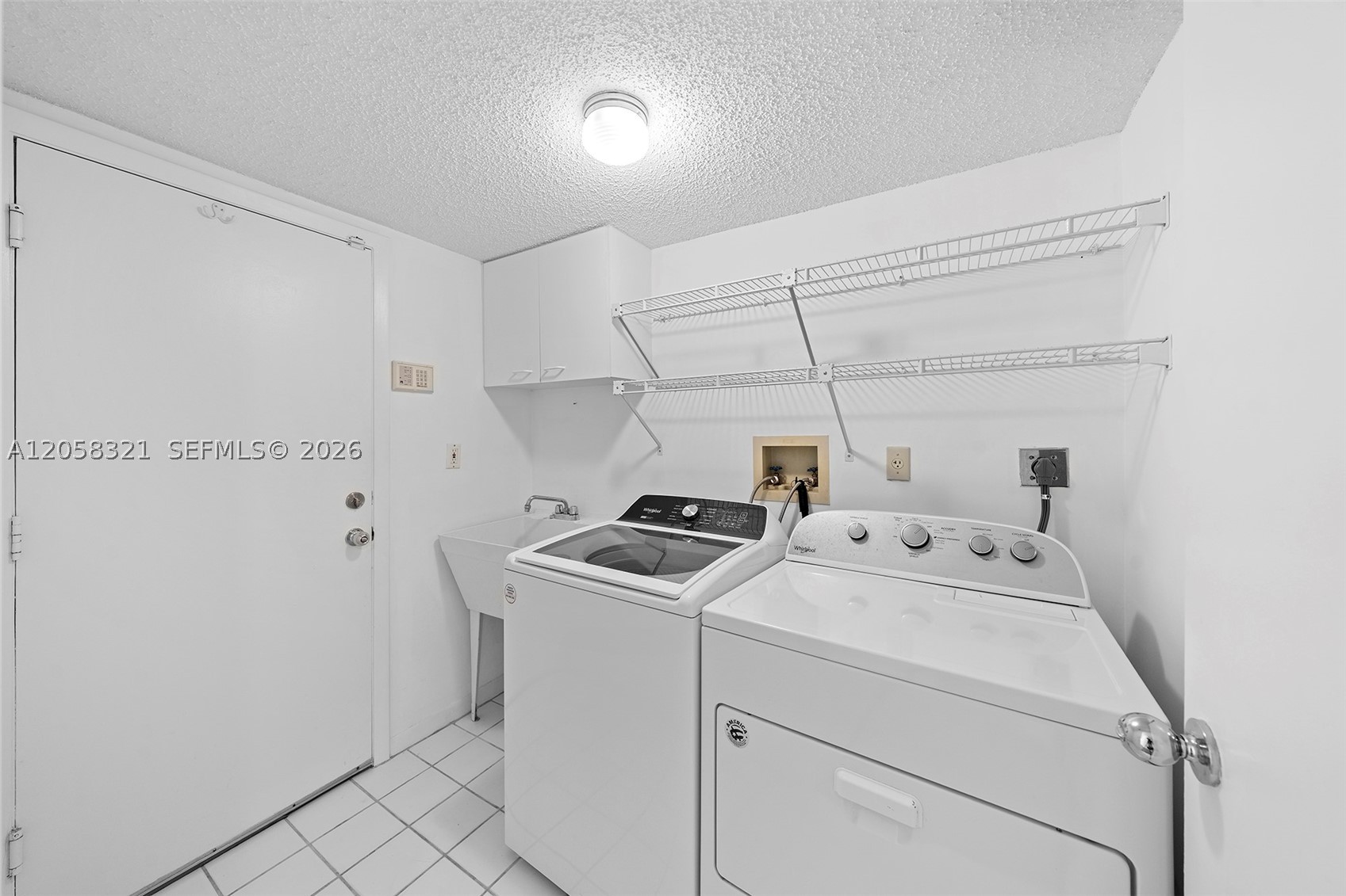 GOLDEN POINTE - Residential