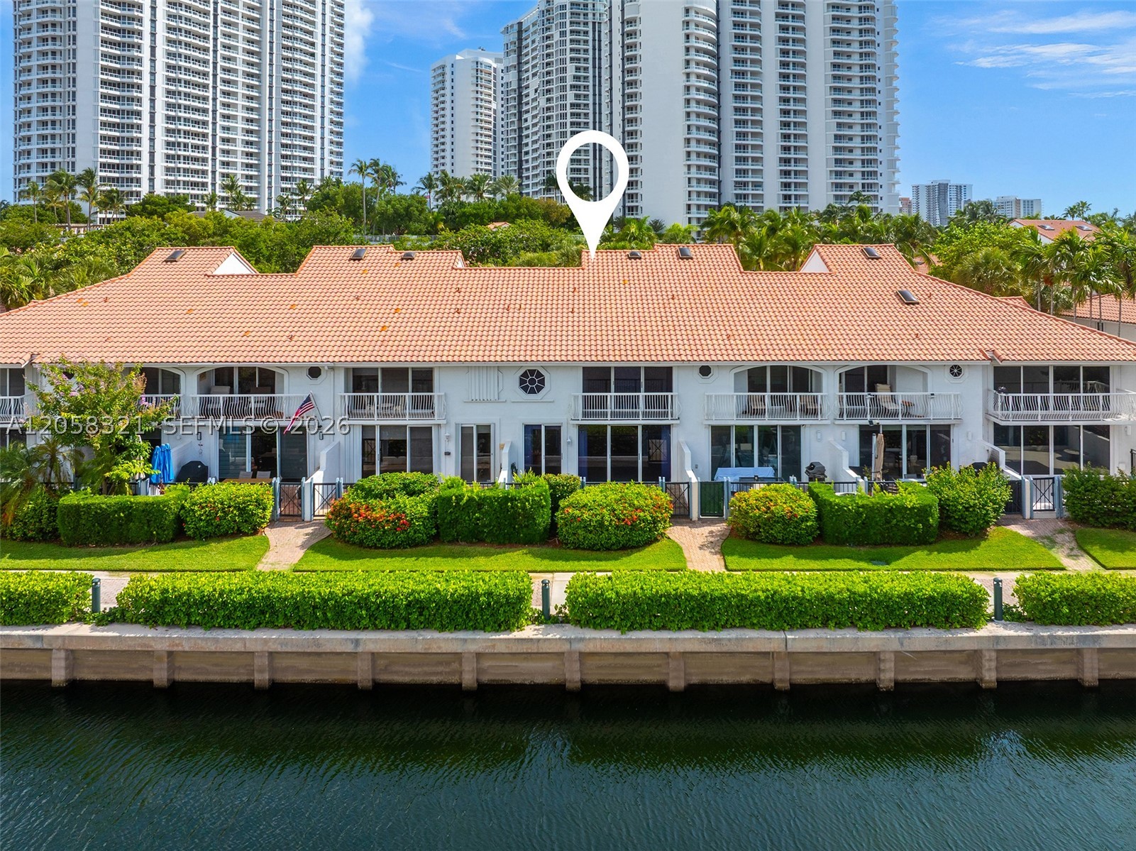 GOLDEN POINTE - Residential
