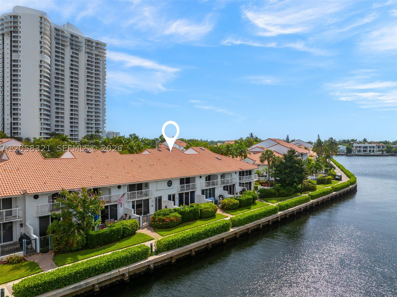 GOLDEN POINTE - Residential