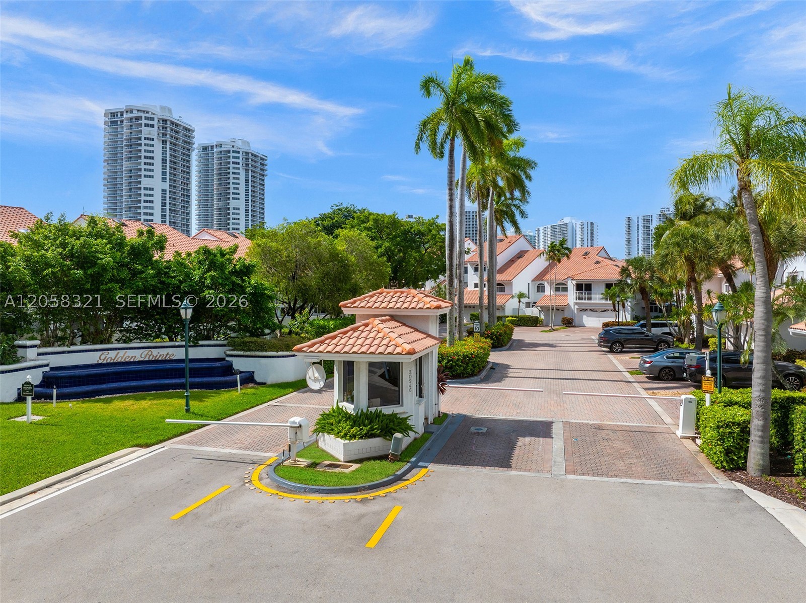GOLDEN POINTE - Residential