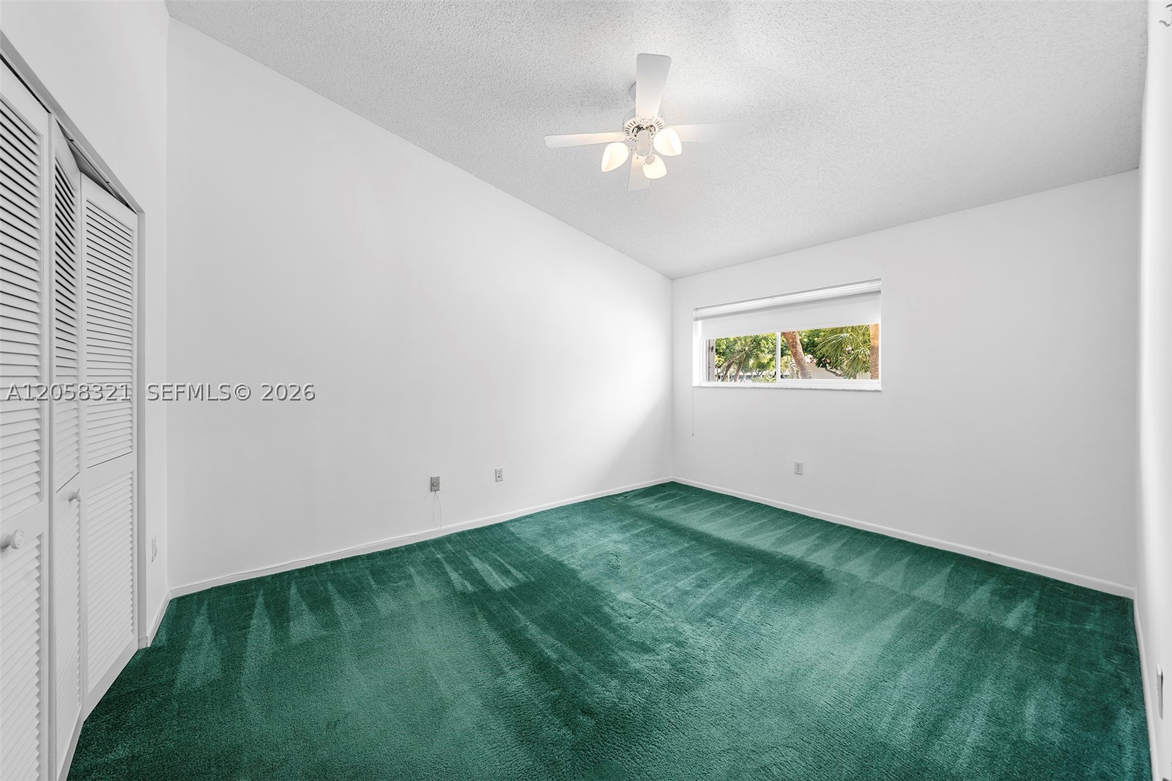GOLDEN POINTE - Residential