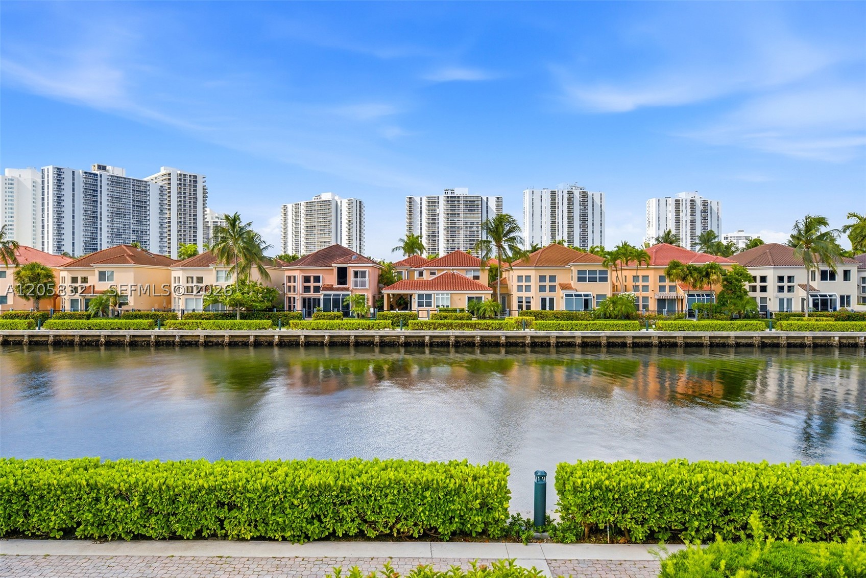 GOLDEN POINTE - Residential