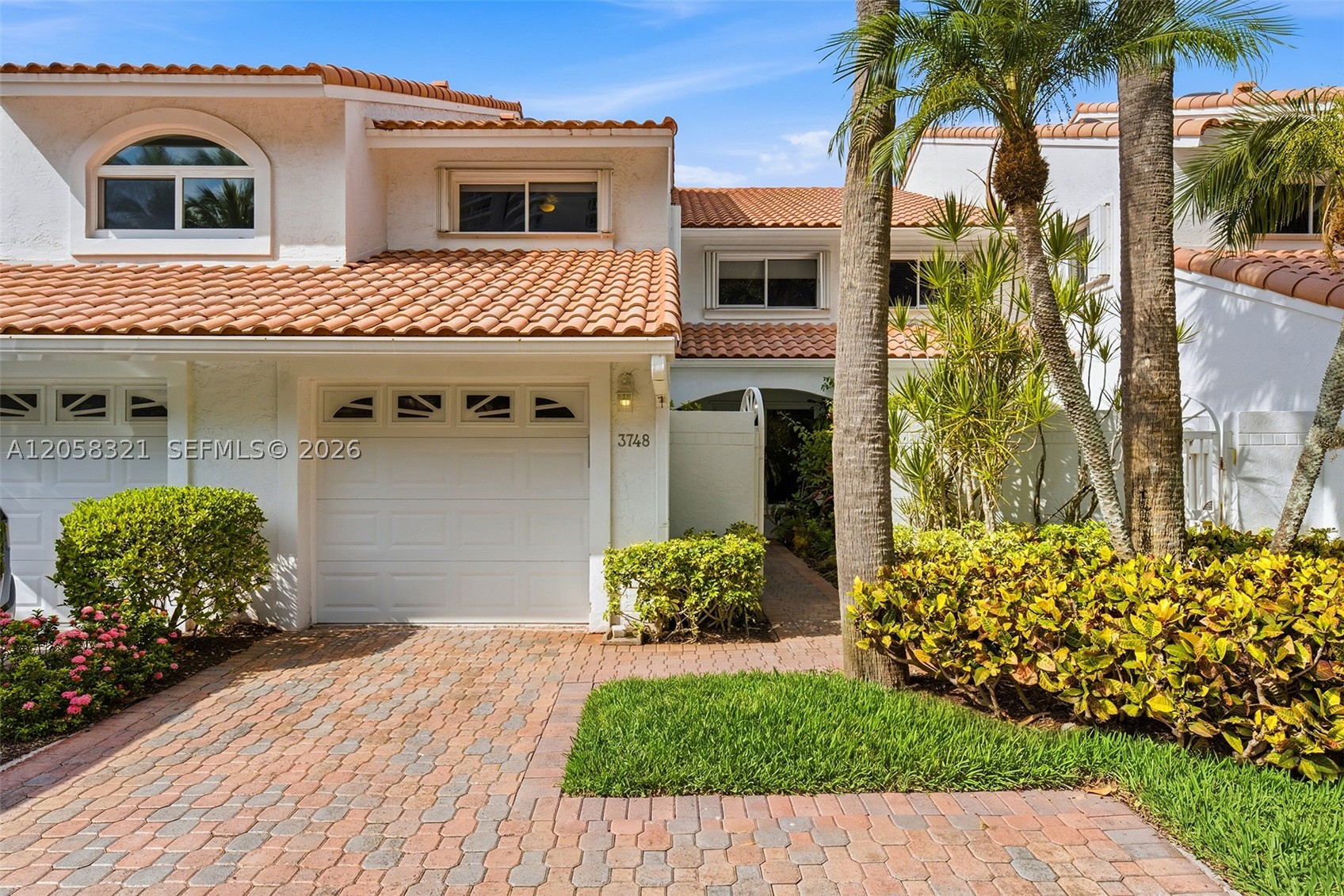 GOLDEN POINTE - Residential