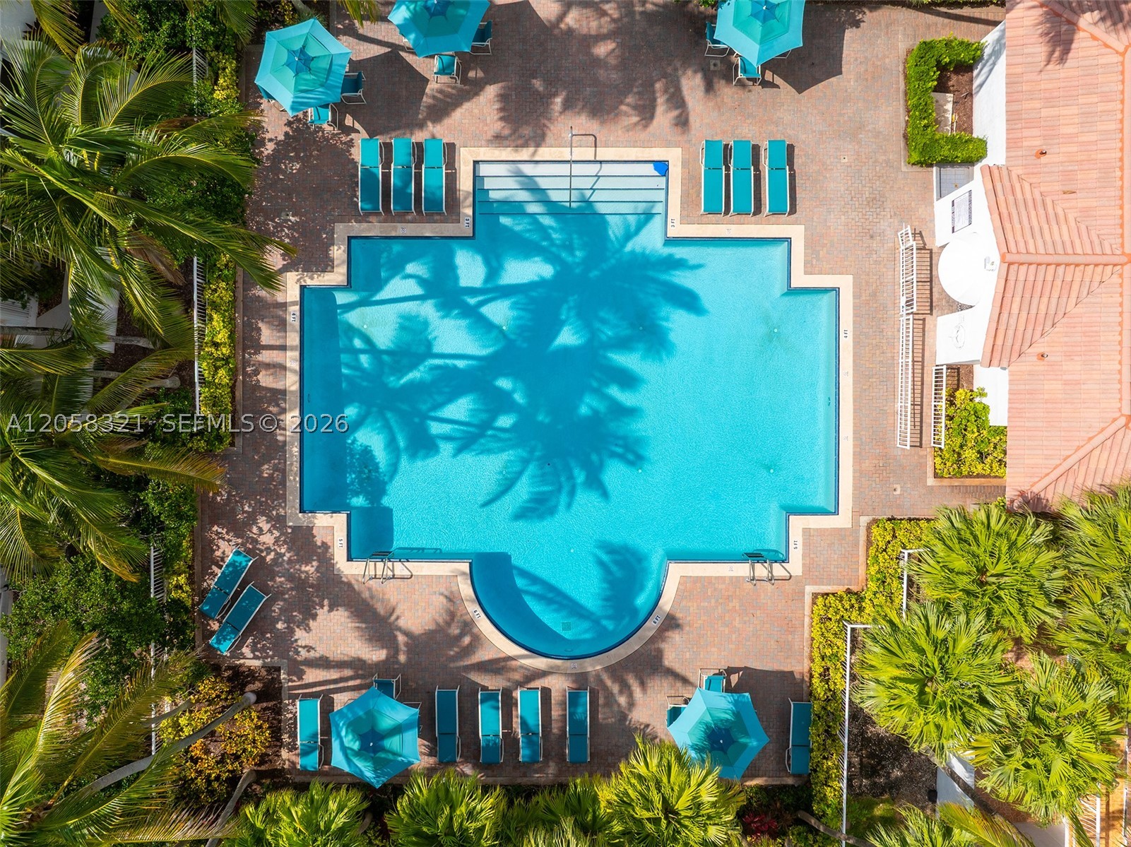 GOLDEN POINTE - Residential