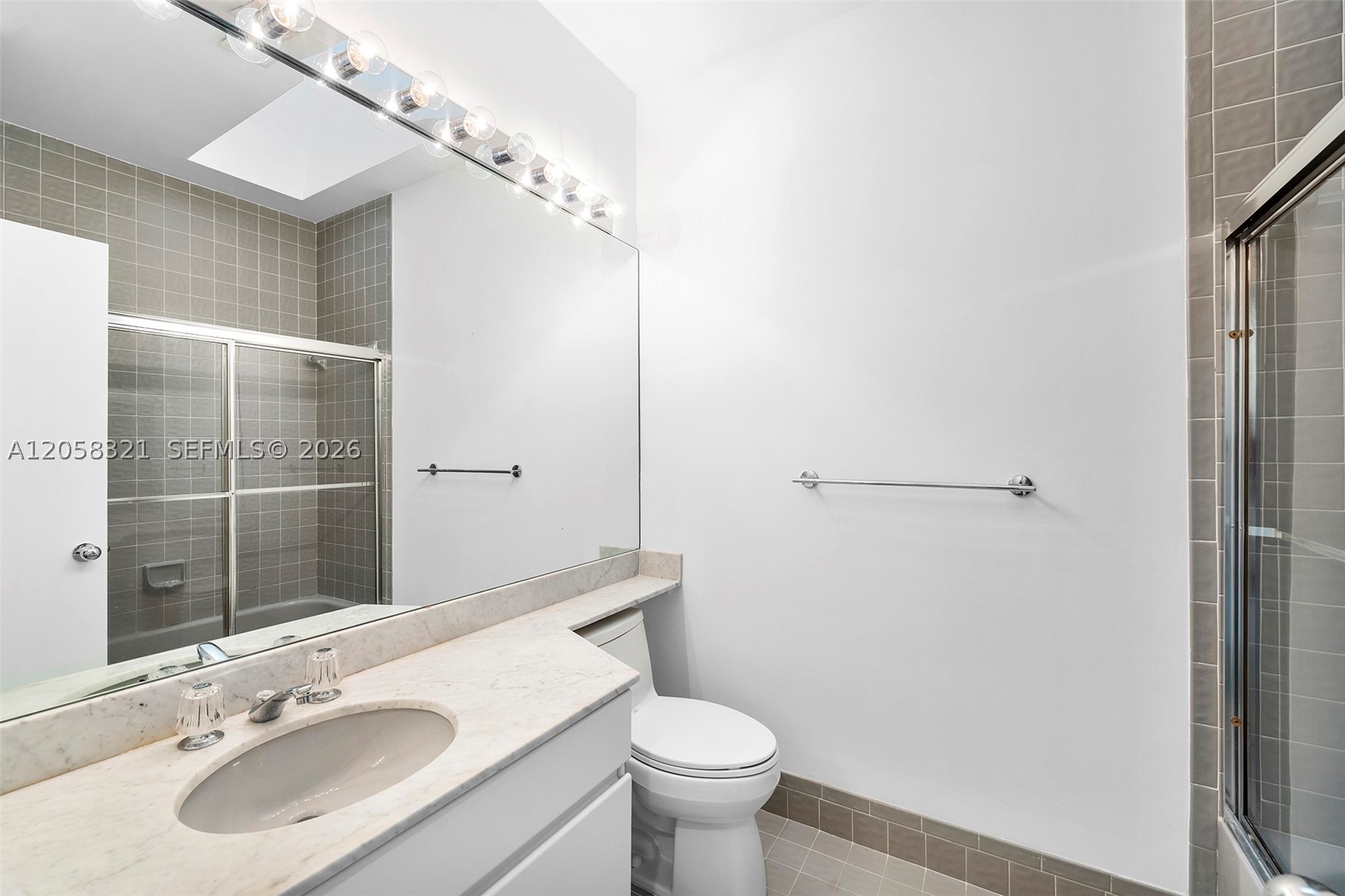 GOLDEN POINTE - Residential