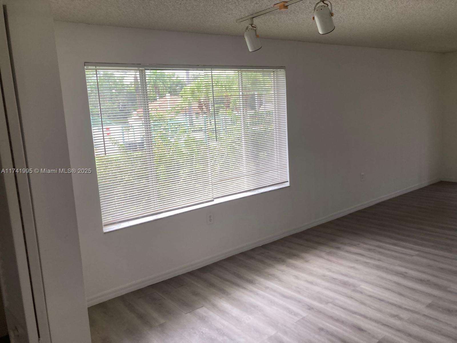STERLING VILLAGES OF PALM - Residential Lease