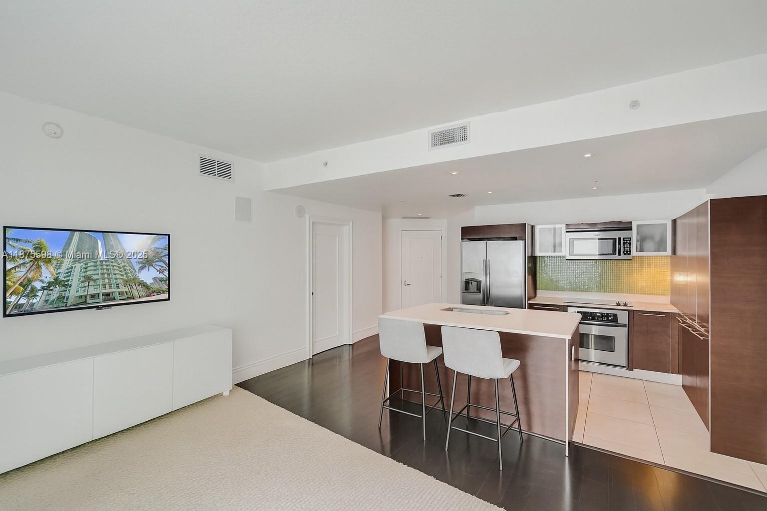 QUANTUM ON THE BAY CONDO - Residential