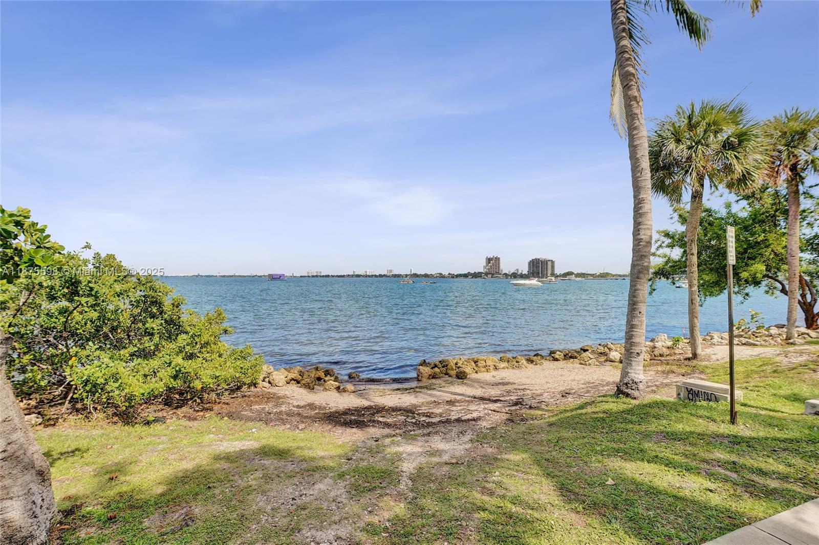 QUANTUM ON THE BAY CONDO - Residential