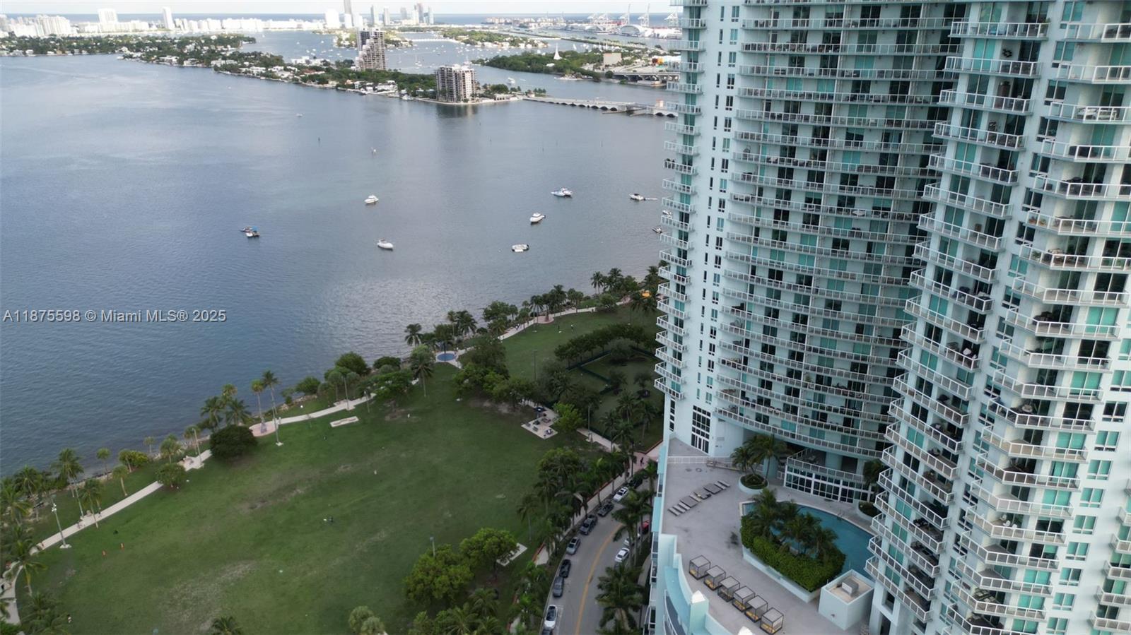 QUANTUM ON THE BAY CONDO - Residential