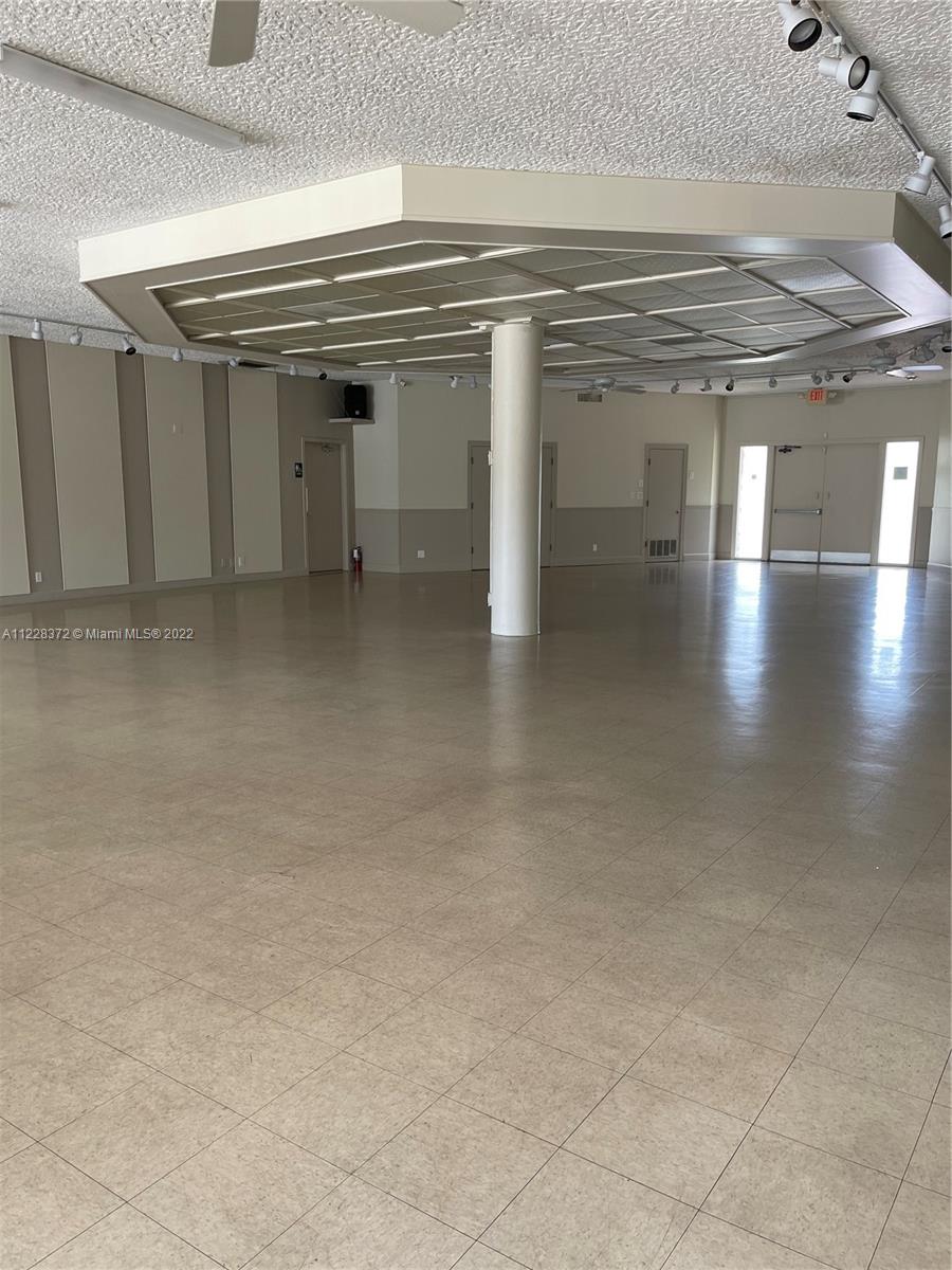 BRADLEY HALL CONDO - Residential