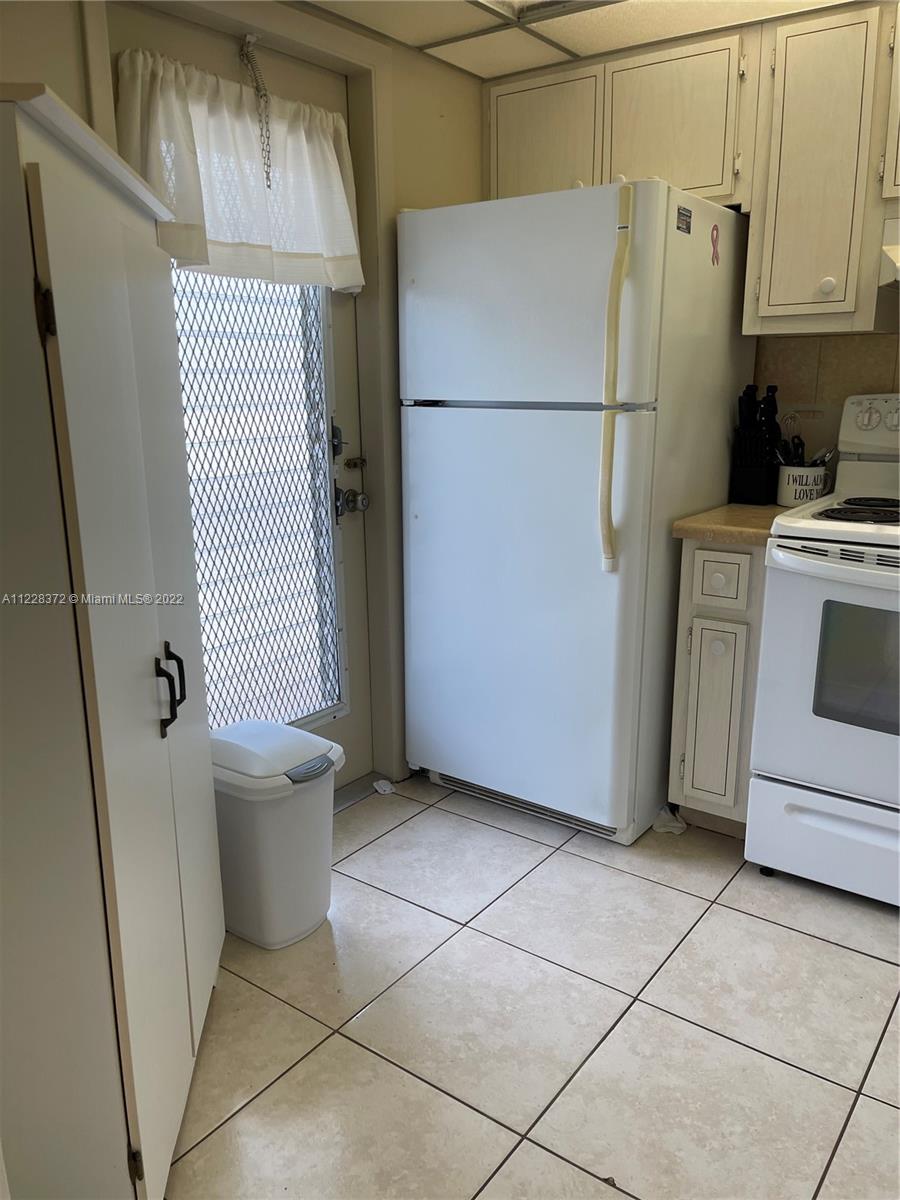 BRADLEY HALL CONDO - Residential