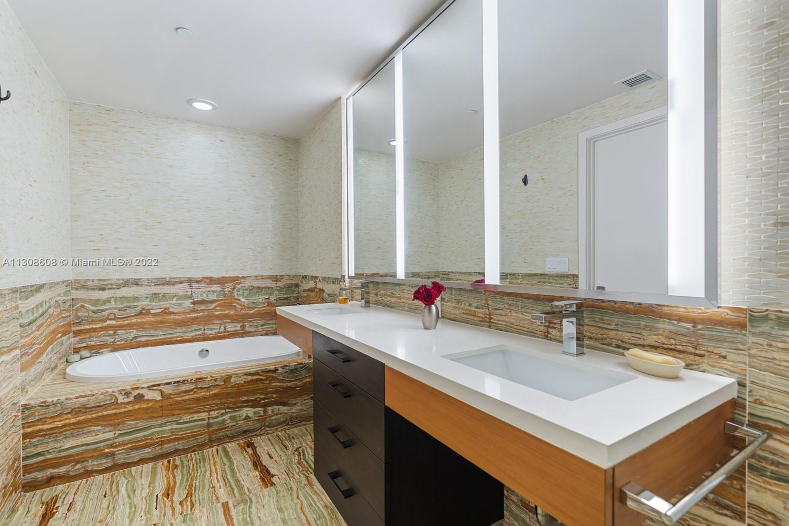 ONE OCEAN CONDO - Residential