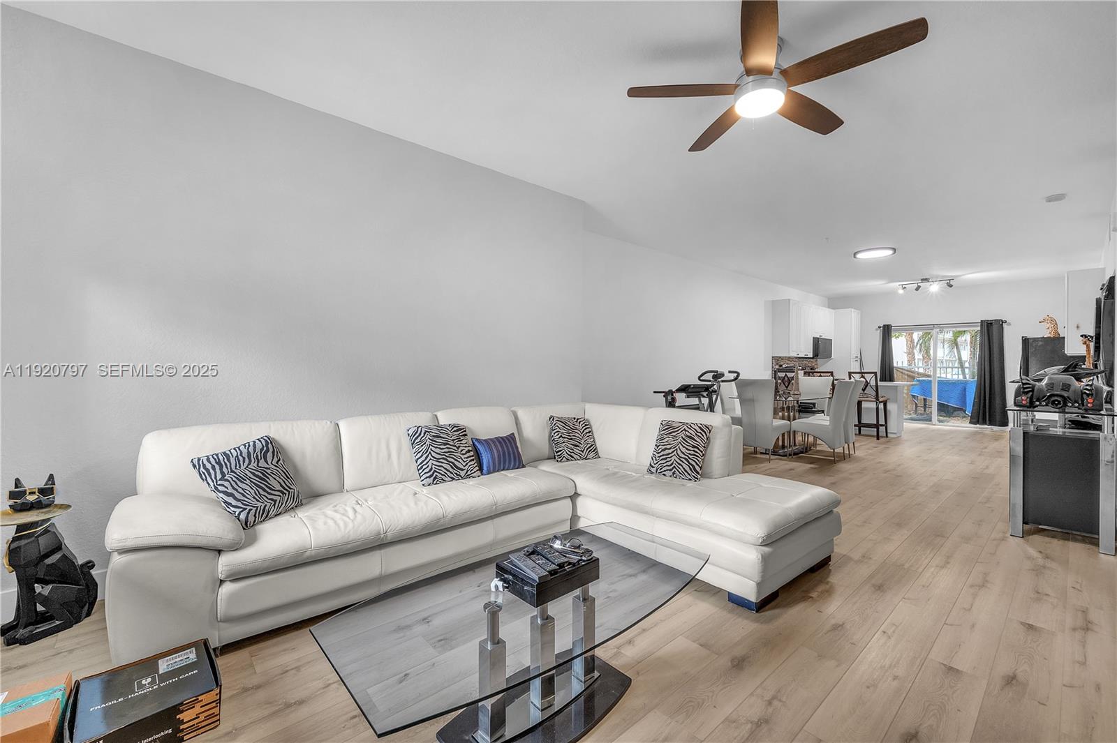 WASHINGTON PALMS CONDO - Residential