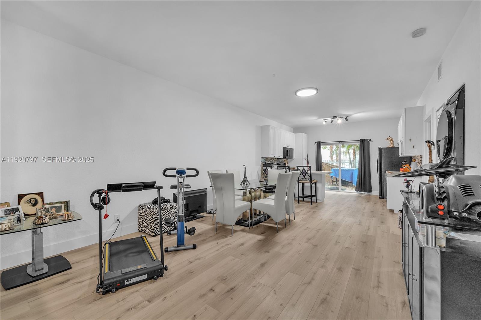 WASHINGTON PALMS CONDO - Residential