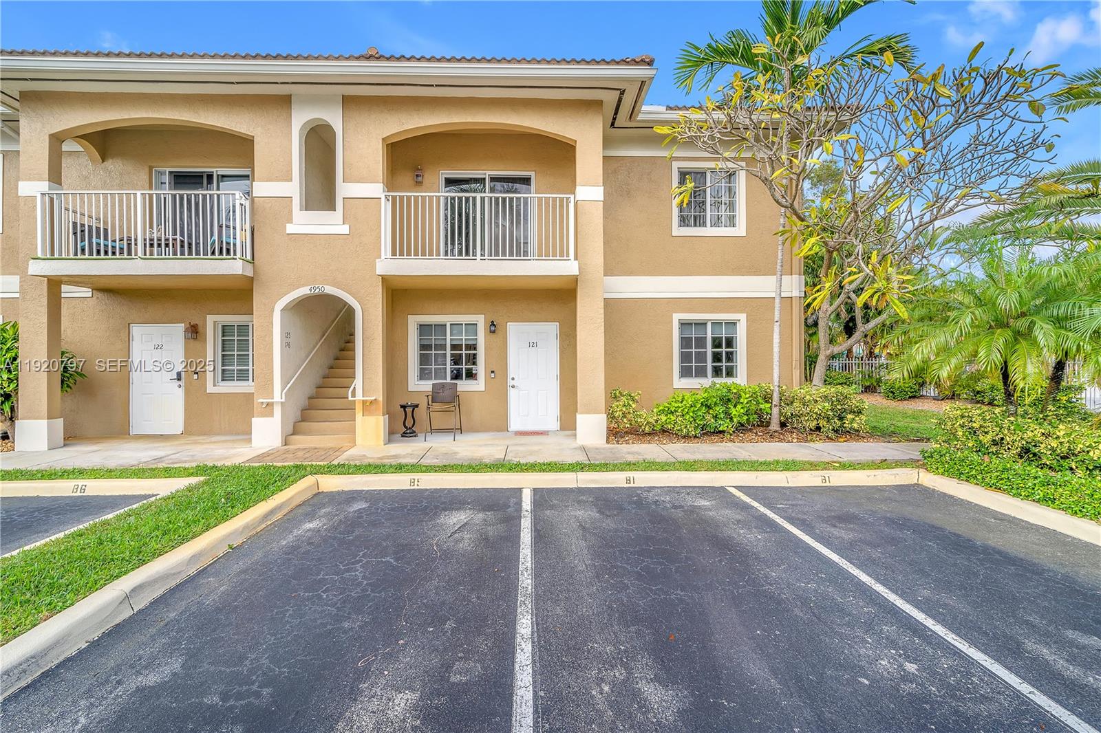 WASHINGTON PALMS CONDO - Residential