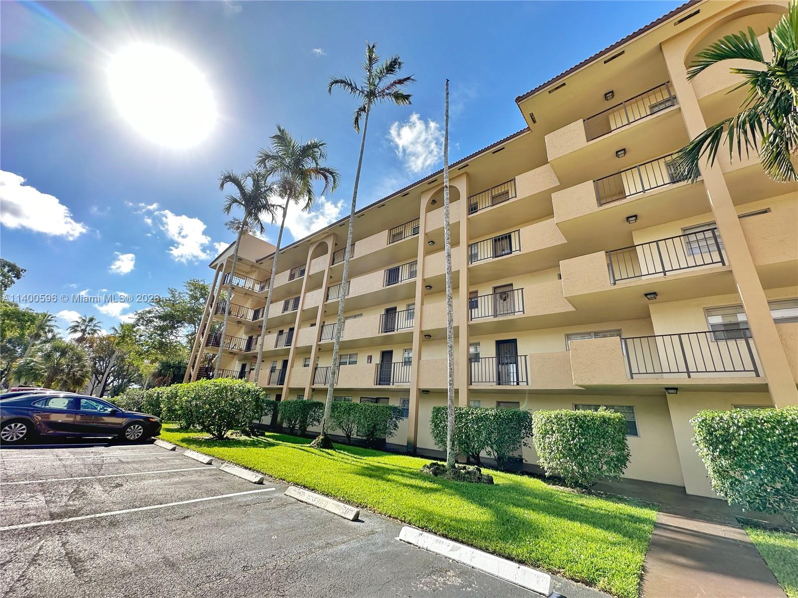 Beautiful spacious 2bed/2bath unit, with beautiful water views! Apartment located close to Sawgrass Expwy, Oakland Park Blvd an Nob Hill, nice spacious split plan! Lots of light in this unit, huge balcony! Complex has pool, laundry, tennis courts. Great area! EASY TO SHOW! VIDEO TOUR AVAILABLE! $399 HOA +$175 SPECIAL ASSESMENT + $36 MONTHLY FEE TOTAL $610 HOA.